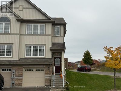 56 Farmstead Dr, Townhouse with 4 bedrooms, 3 bathrooms and 2 parking in Bowmanville ON | Image 1