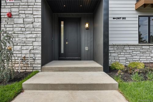 201-15 Northbrook Rd, Spring Valley, NY, 10977-4323 | Card Image