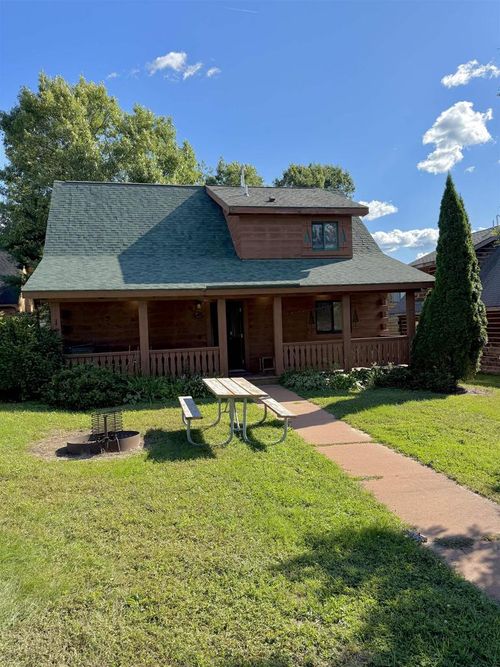 714 Skatepark Ct, WARRENS, WI, 54666-6712 | Card Image