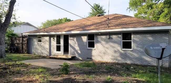 Spacious backyard | Image 28