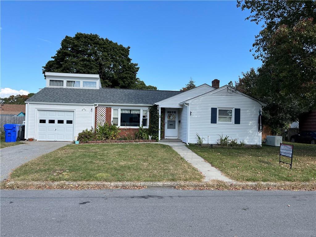 Robin Hood Dr, Riverside, RI 02915