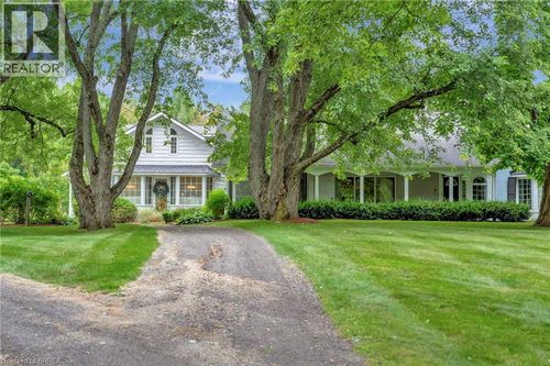 7704 Wellington Road 34, Puslinch, ON, N0B2J0 | Card Image