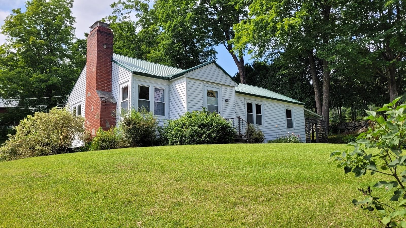 Elm St, Littleton, NH 03561