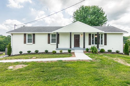 196 Roberta Dr, Hendersonville, TN, 37075-5371 | Card Image