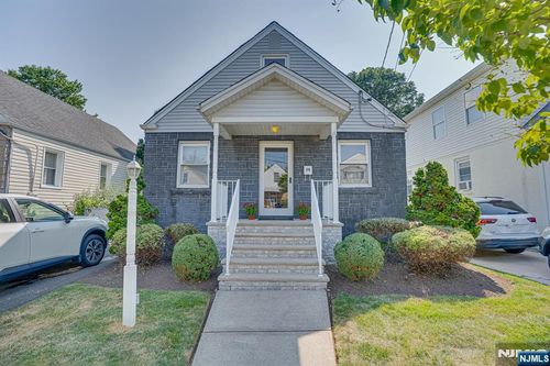 39 Fritz St, Bloomfield, NJ, 07003-4009 | Card Image