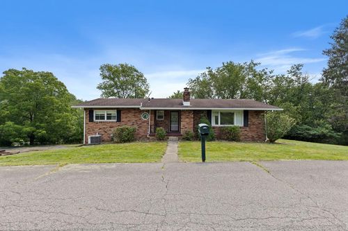 11 Aztec Ln, New Cumberland, WV, 26047-3157 | Card Image