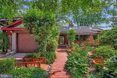 997 N Sycamore St, Falls Church, VA, 22046-3638 | Card Image