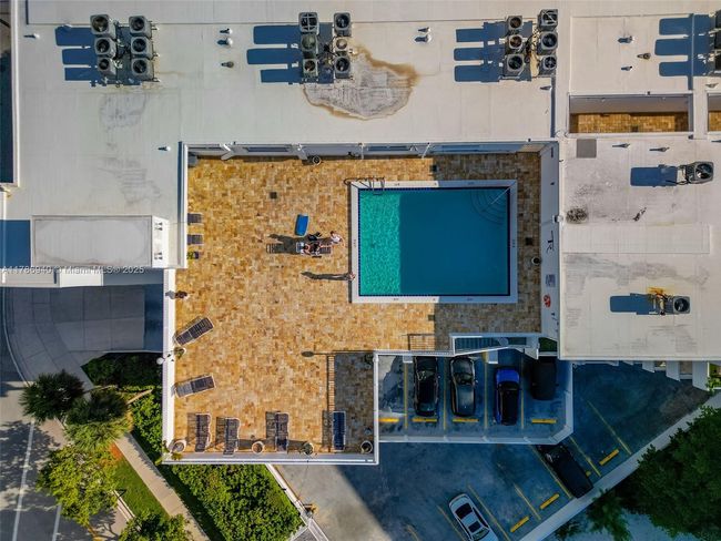 APT-402 - 17800 Atlantic Blvd, Condo with 1 bedrooms, 2 bathrooms and null parking in Sunny Isles Beach FL | Image 24
