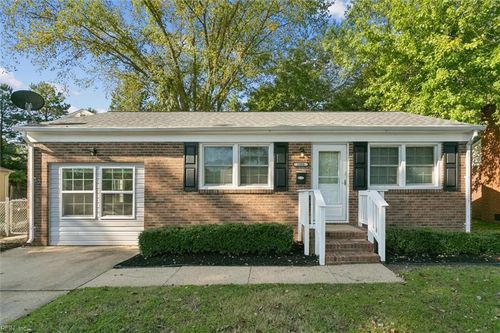 1006 Lyndon Cir, Newport News, VA, 23605-1528 | Card Image