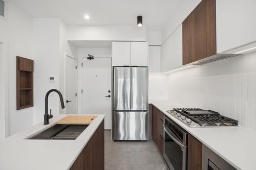 612-623 Kemsley Ave, Coquitlam, BC, V3J0L8 | Card Image