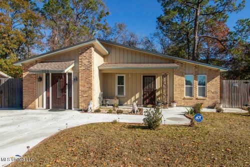 710 Beverly Dr, Gulfport, MS, 39503-3340 | Card Image