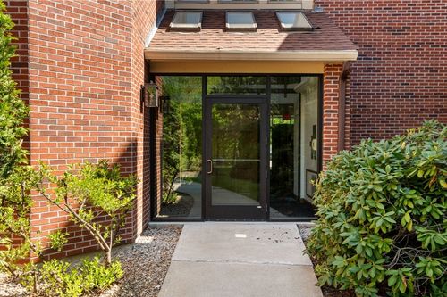 j558-770 Salisbury St, Worcester, MA, 01609-1155 | Card Image