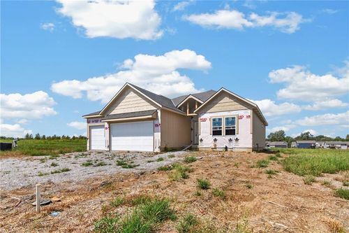 11110 E 209th St, Peculiar, MO, 64078-2205 | Card Image