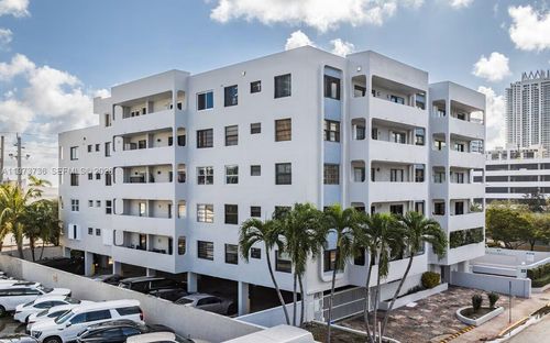 204-6725 Harding Ave, Miami Beach, FL, 33141-5725 | Card Image