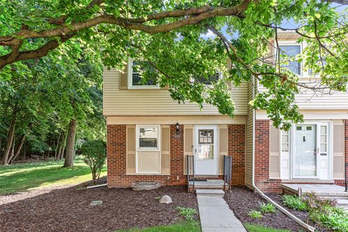 5232 Breeze Hill Pl, Troy, MI, 48098-2721 | Card Image