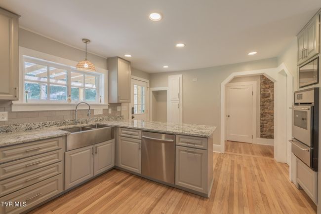 31232 Hollyfield Rd, House other with 3 bedrooms, 3 bathrooms and null parking in Damascus VA | Image 16