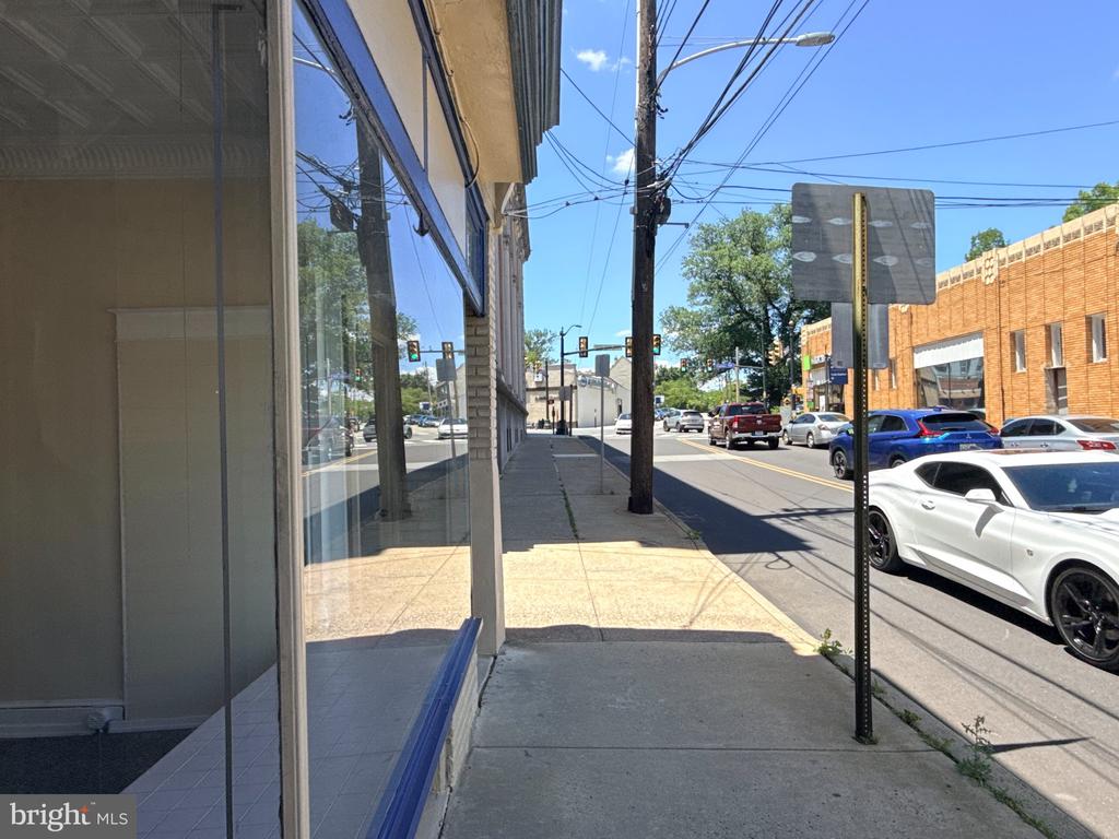 Commercial Lease in GLENSIDE 4