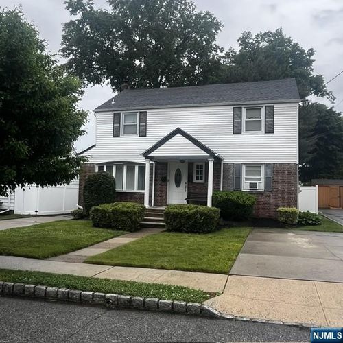 62 Reid Ave, Bergenfield, NJ, 07621-1923 | Card Image