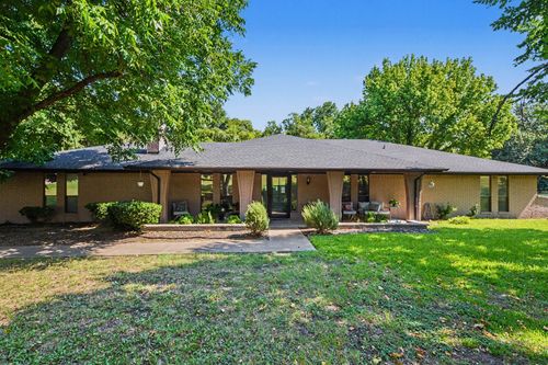 175 E Pleasant Run Rd, Cedar Hill, TX, 75104-1801 | Card Image