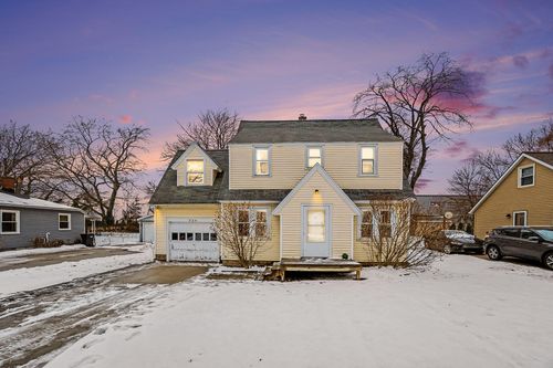 529 Pinecrest St, Holland, MI, 49424-6528 | Card Image