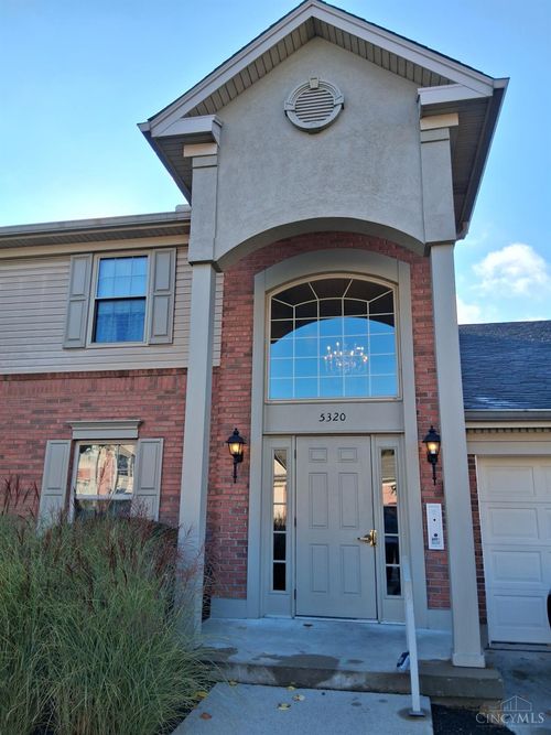 5320 Meadow Walk Ln, Cincinnati, OH, 45247-4900 | Card Image