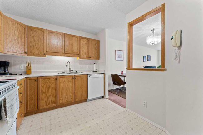 3415 - 3000 Hawksbrow Point Nw, Home with 2 bedrooms, 1 bathrooms and 1 parking in Calgary AB | Image 8