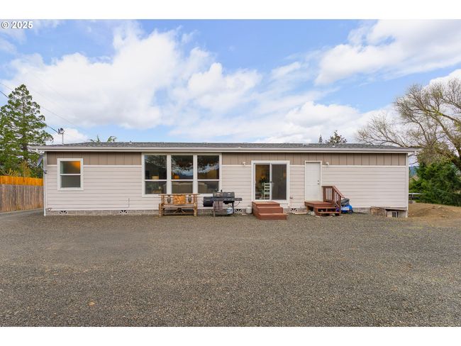 100 Crater Rd, House other with 3 bedrooms, 2 bathrooms and null parking in Camas Valley OR | Image 25
