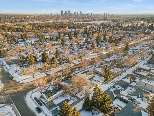 471 Northmount Drive Nw, Home with 5 bedrooms, 3 bathrooms and 2 parking in Calgary AB | Image 23
