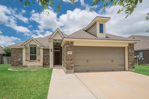 7418 Masters Dr, Navasota, TX, 77868-3946 | Card Image