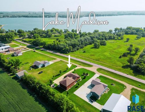 6463 Christiansen Ln, Wentworth, SD, 57075-7309 | Card Image