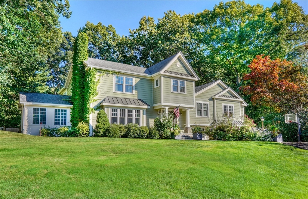 Pilgrim Dr, Winchester, MA 01890