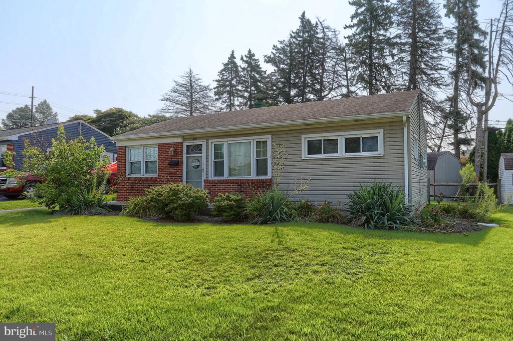 Pershing Ave, Lebanon, PA 17042