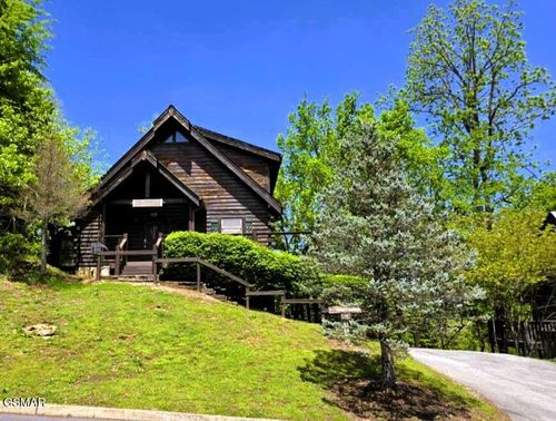 241 Alpine Mountain Way, Pigeon Forge, TN, 37863-7004 | Card Image