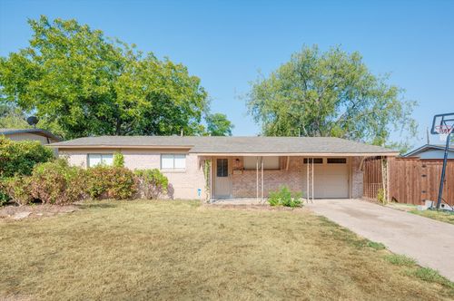 1902 Alan A Dale Rd, Arlington, TX, 76013-4940 | Card Image