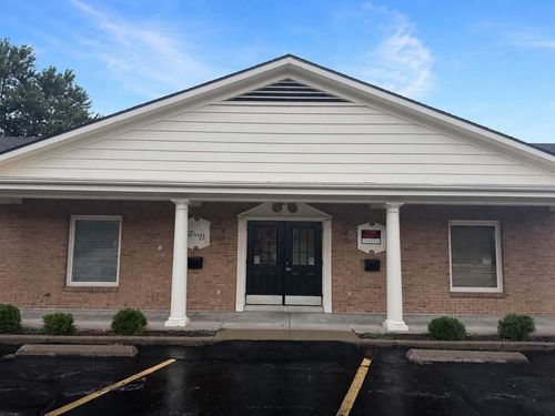 2-1891 Maine St, Quincy, IL, 62301-4272 | Card Image