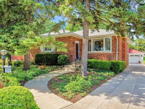 10318 Dickens St, Westchester, IL, 60154-3512 | Card Image