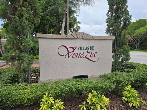 9892-9892 Nob Hill Ln, Sunrise, FL, 33351-4664 | Card Image