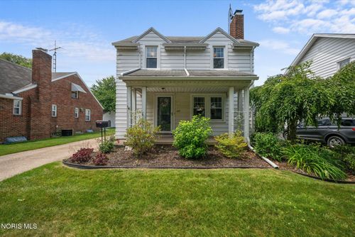 620 Grasser St, Oregon, OH, 43616-2772 | Card Image
