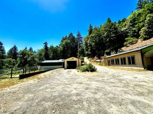 811 Mcconnaha Rd, Burnt Ranch, CA, 95527 | Card Image