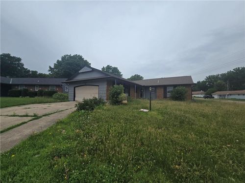 8700 Ford Ave, Raytown, MO, 64138-4409 | Card Image