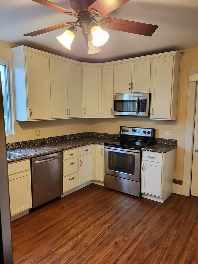 240 Maple St, House other with 5 bedrooms, 3 bathrooms and 2 parking in Paw Paw IL | Image 7