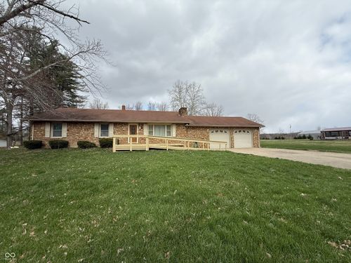 8020 W Deaver Rd, Columbus, IN, 47201-4769 | Card Image