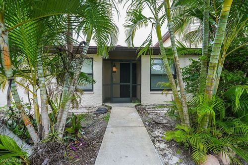 apt-48-2151 42nd St Sw, NAPLES, FL, 34116-6468 | Card Image