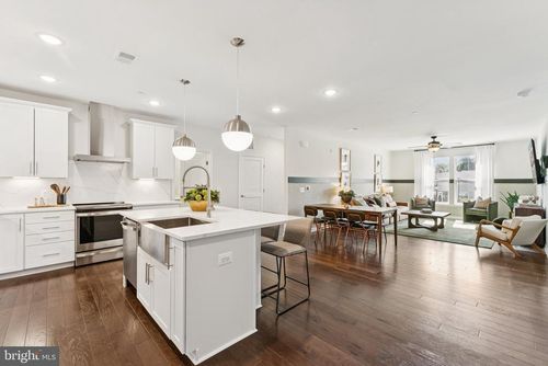 201-3700 Havertill Ln, WOODBRIDGE, VA, 22193-2066 | Card Image