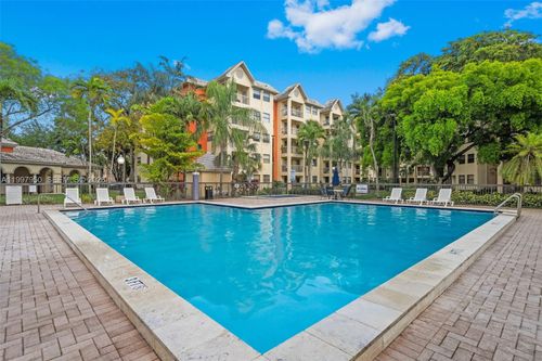 apt-148-8120 Geneva Ct, Doral, FL, 33166-7848 | Card Image