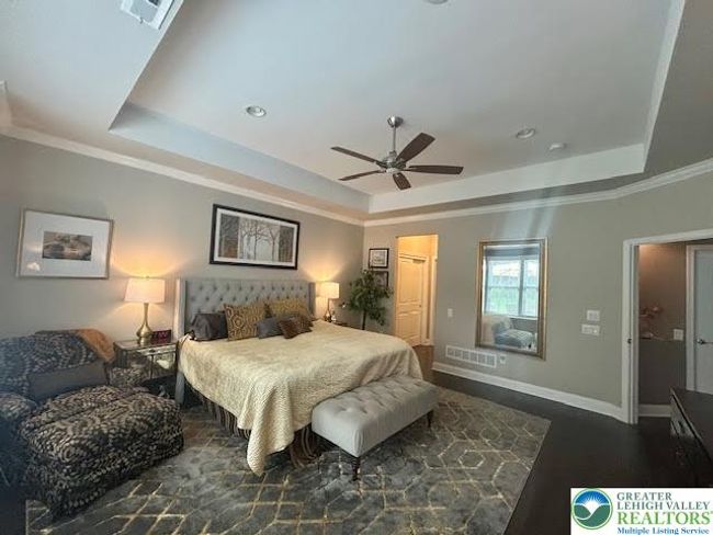 Primary suite with tray ceilings | Image 20