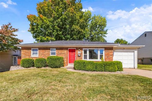 209 S Pam Ave, Saint Charles, MO, 63301-1370 | Card Image