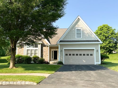 9-9 Spy Glass Cir, Bloomfield, CT, 06002-2391 | Card Image