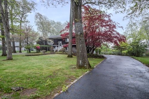 35 Kadel Dr, Mount Arlington, NJ, 07856-1223 | Card Image