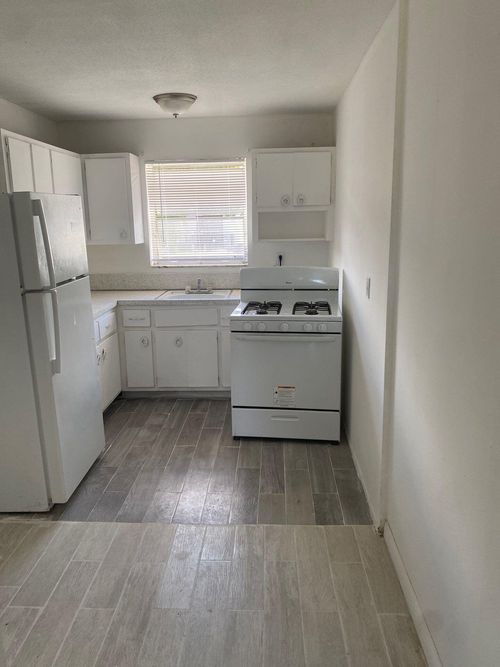 d209-4800 Nw 24th Ct, Lauderdale Lakes, FL, 33313-3365 | Card Image